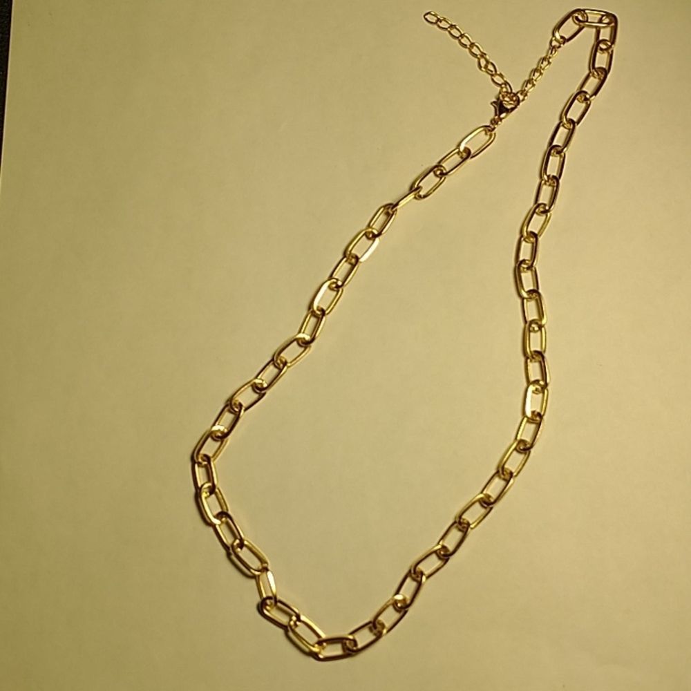 Trendy Chunky Gold Chain Necklace! - Picture 4 of 4